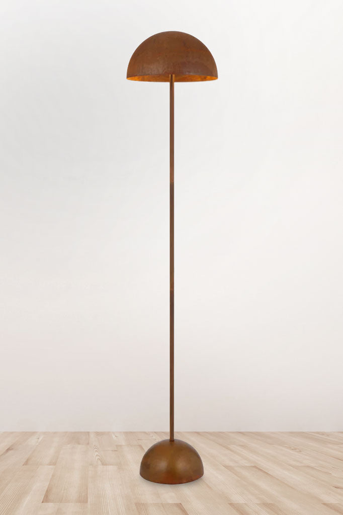 Newman Floor lamp in rust. 