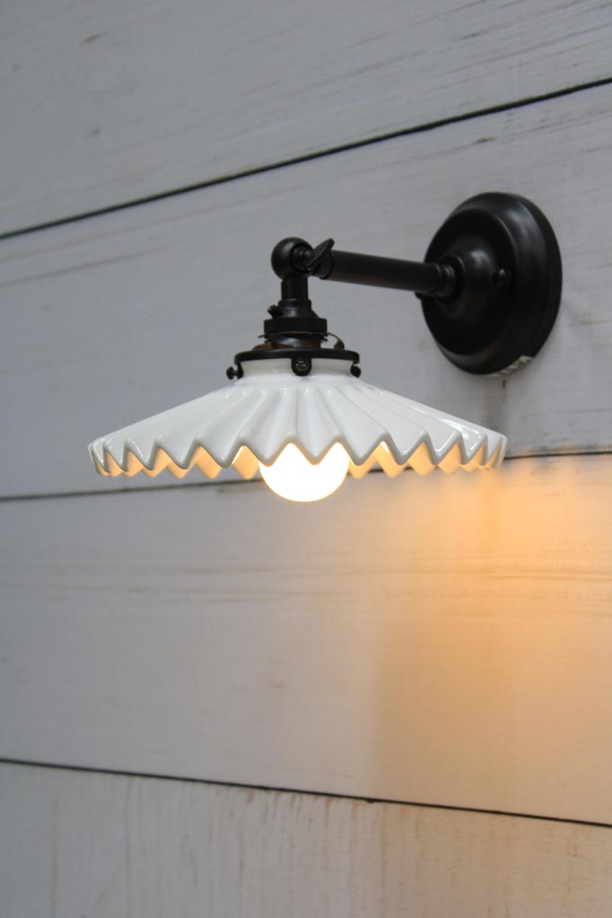 Charmont Ceramic Wall Light in black 