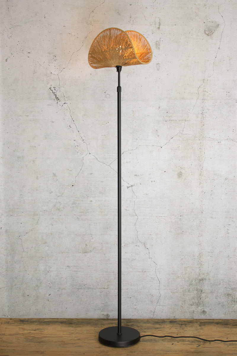 Rope floor lamp with black base