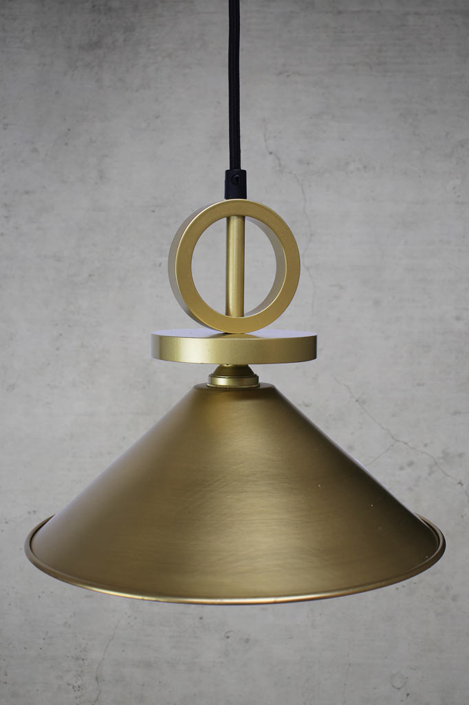  Bright brass finish with disc pendant cord