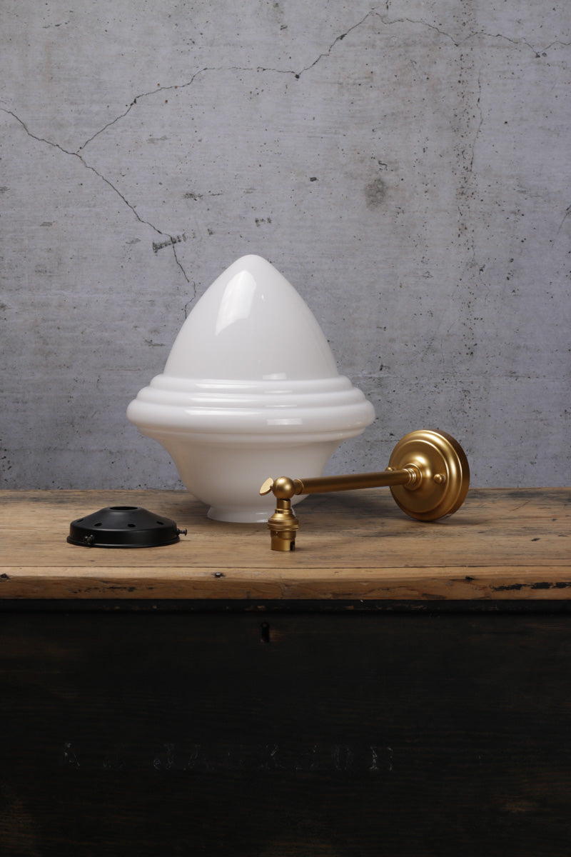 Minnesota Schoolhouse Wall Light in gold brass