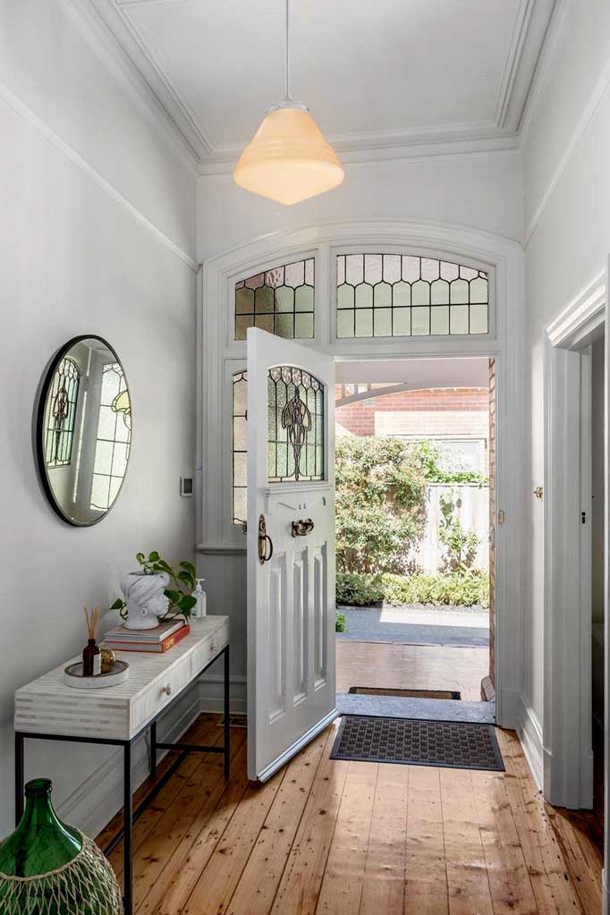 Marlinton Schoolhouse Pole Pendant in hallway