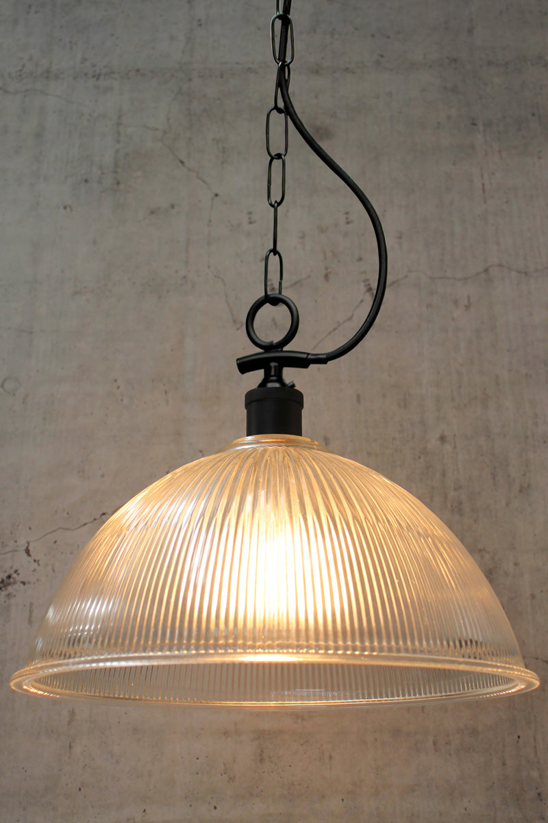 Black side entry chain paired with a Durham glass shade. 