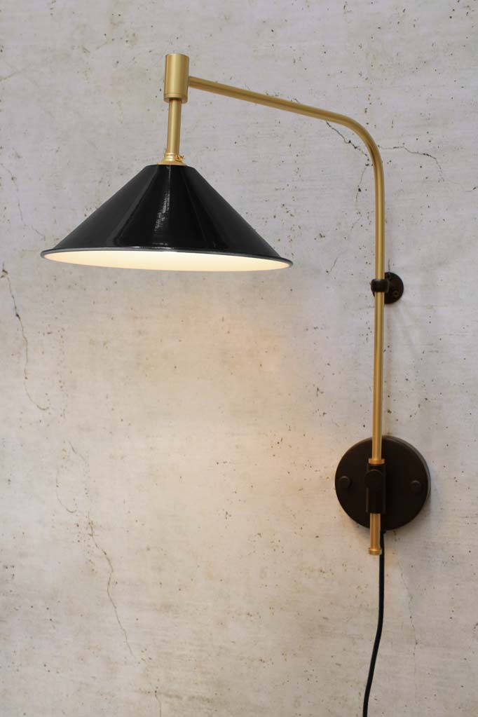 DIT plug in gold arm and balck small shade