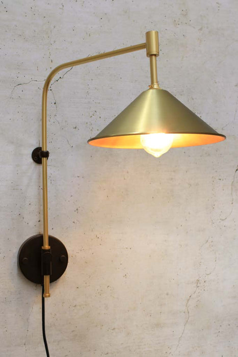 DIT plug in gold arm and gold small shade