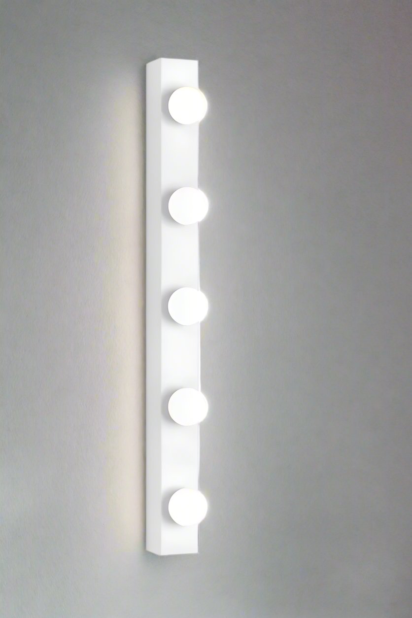 Virtical view of the white vanity stip light 