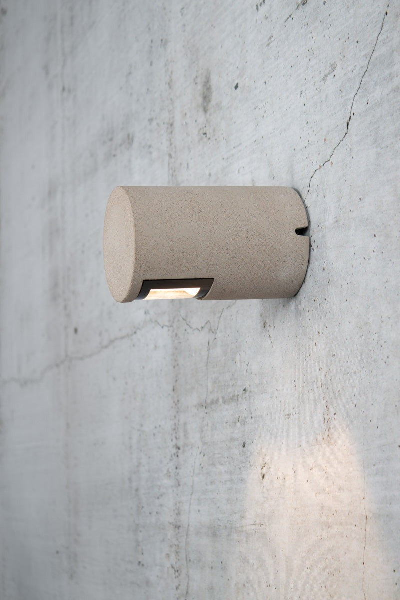 Rotatable outdoor wall light