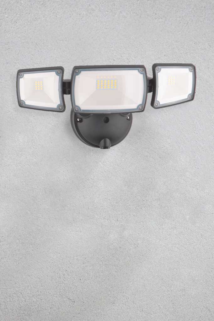 Triple head light without sensor