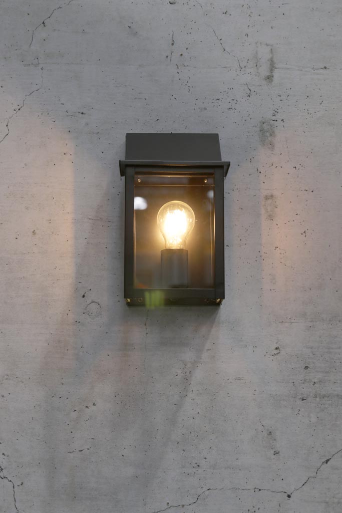 Harrogate Exterior Wall Lantern large with led bulb