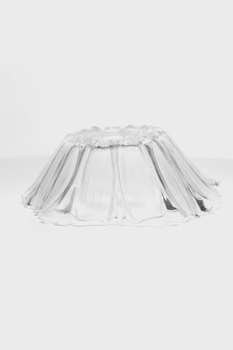 Video of clear glass flower shaped shade. 