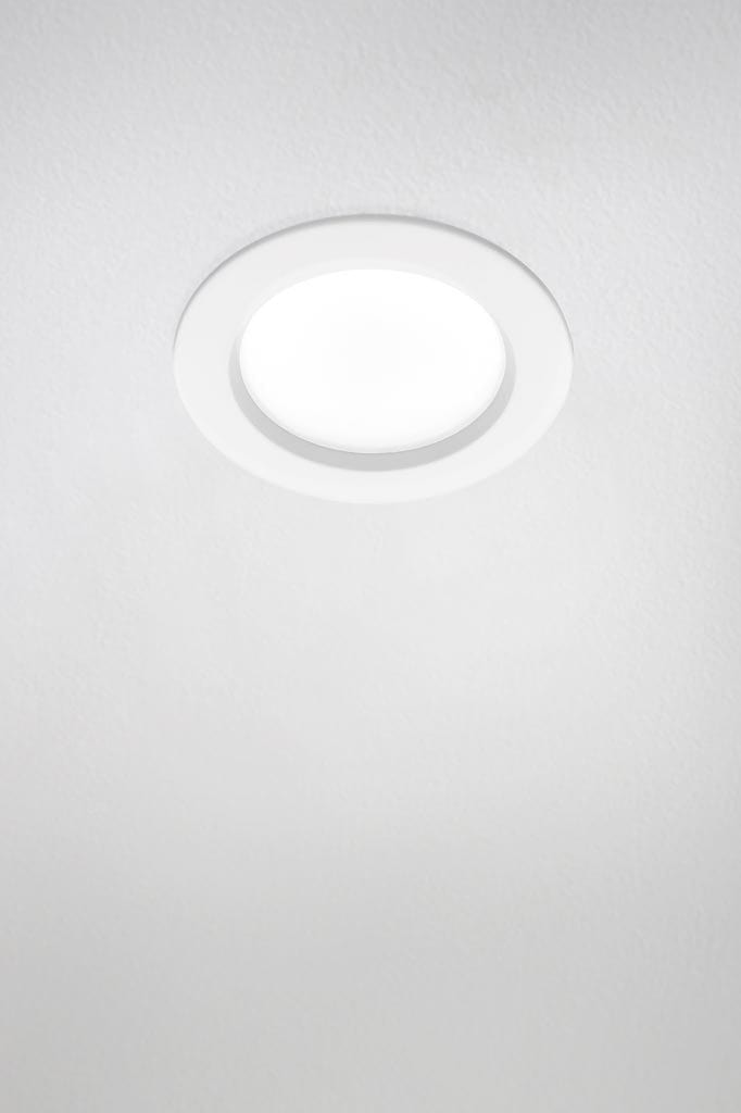 10 LED downlight in white finish