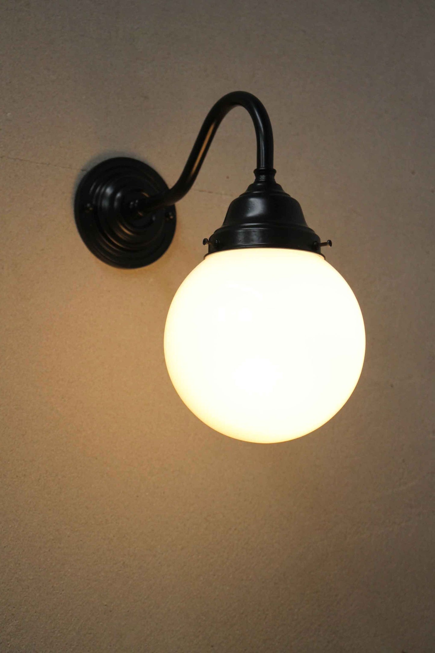 small-opal-exterior-light-with-gooseneck-arm