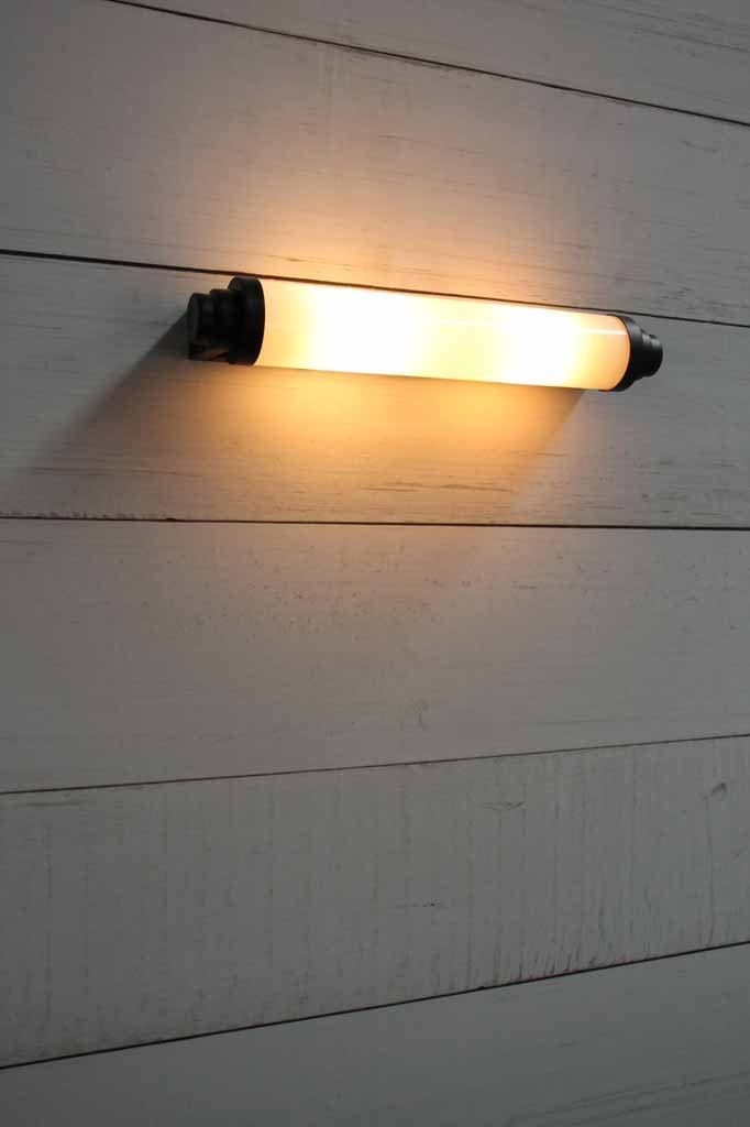 horizontal-led-wall-light