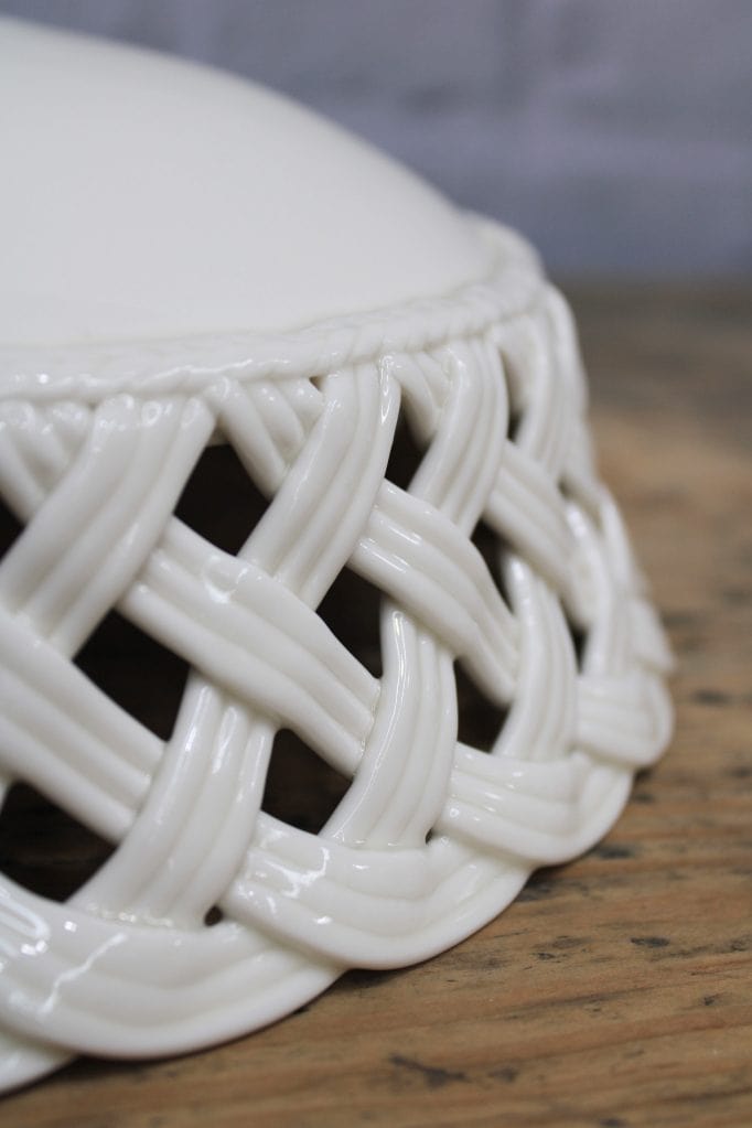 White ceramic shade with lattice shape