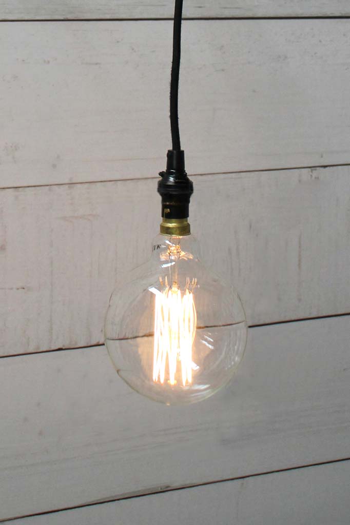 Black pendant cord with bulb