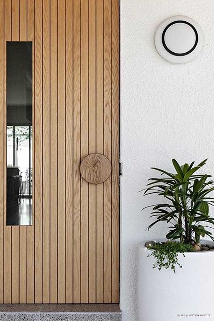 outdoor wall light on front door