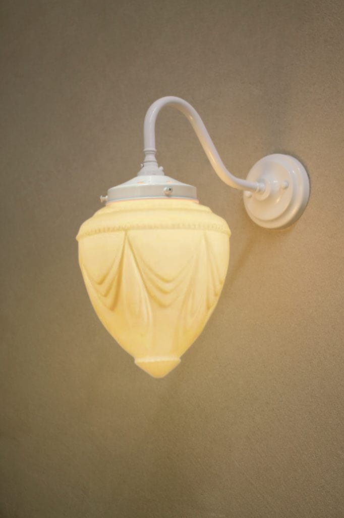 Chateau Gooseneck wall light in white