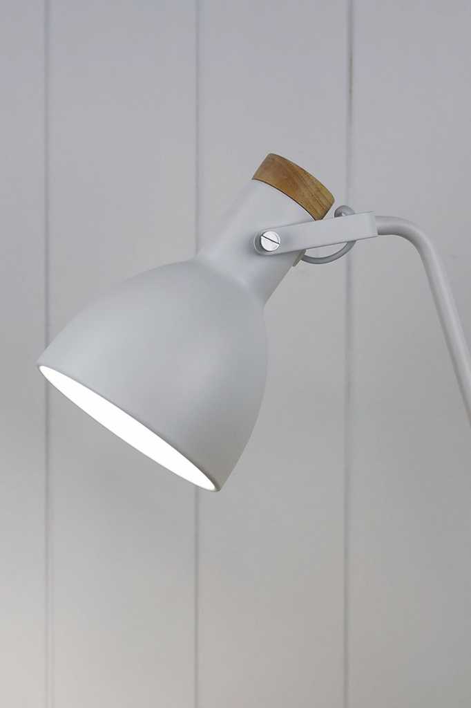 Dane desk lamp in white