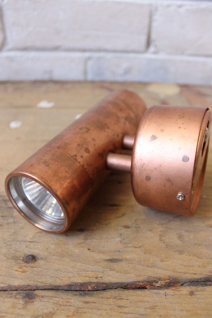 Copper wall light with halogen bulb 