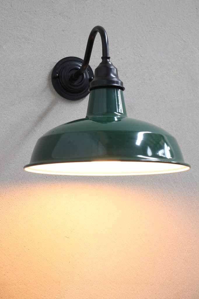 federation-green-shade-with-black-wall-light