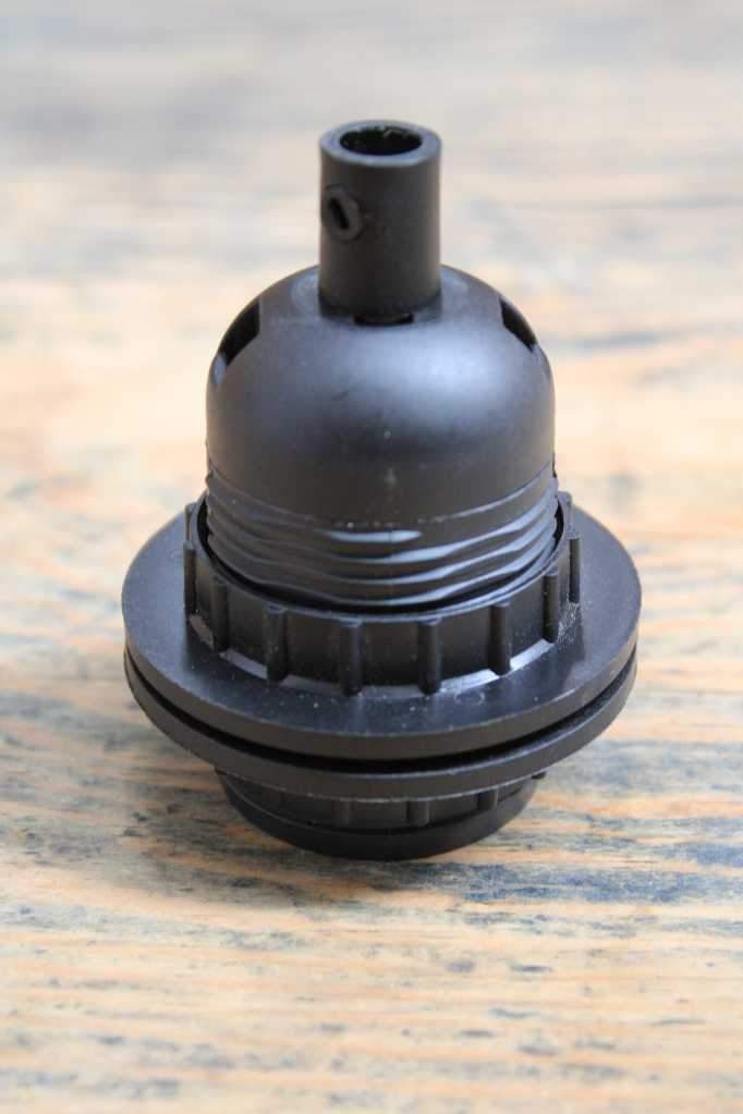 Black lampholder E27 screw in lightbulb fixture