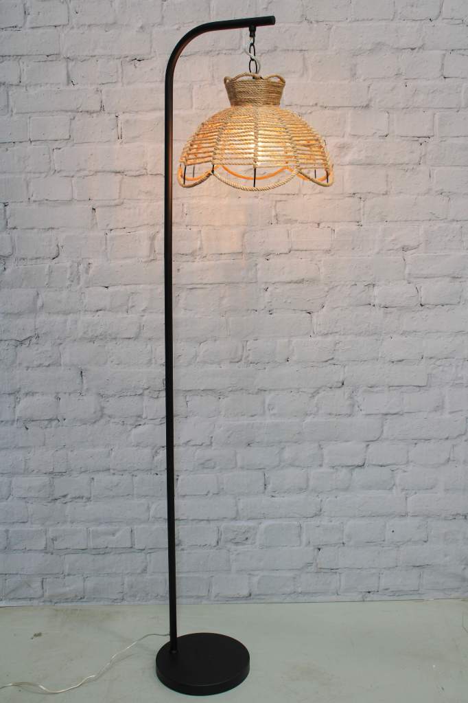 Maui Suspended floor lamp in black finish