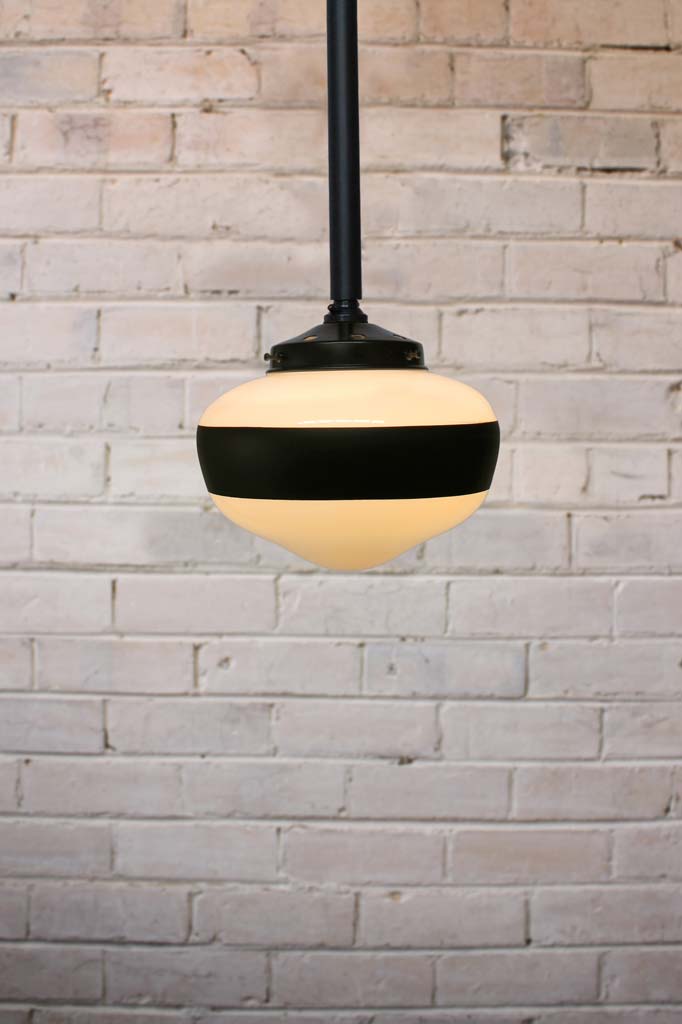 Small one stripe opal shade with black pole