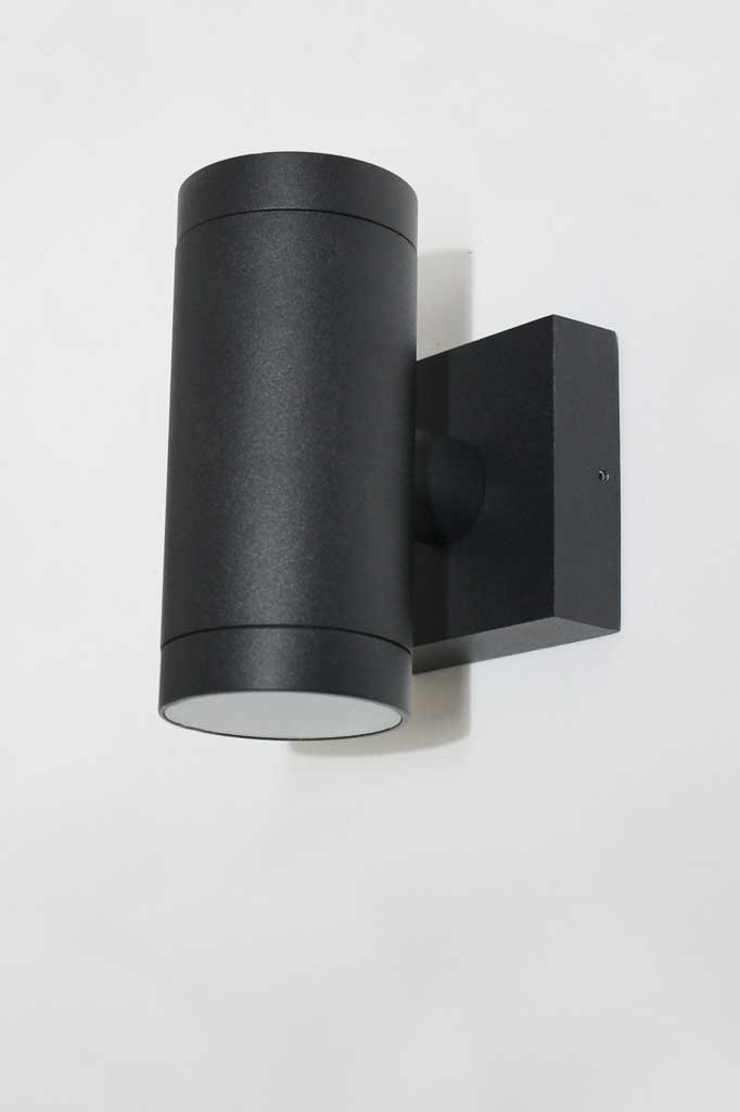 Outdoor wall light in large size