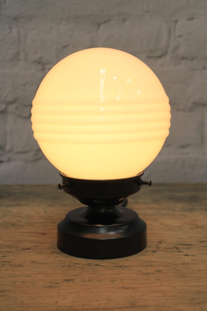 Ridged glass ball table lamp