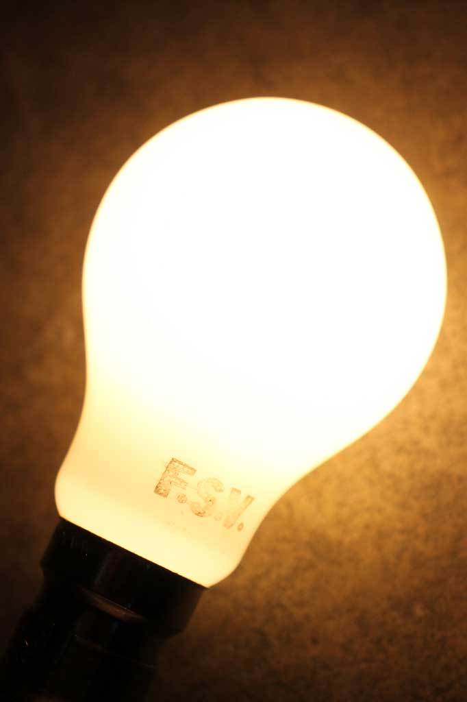 3000K Round LED light bulb