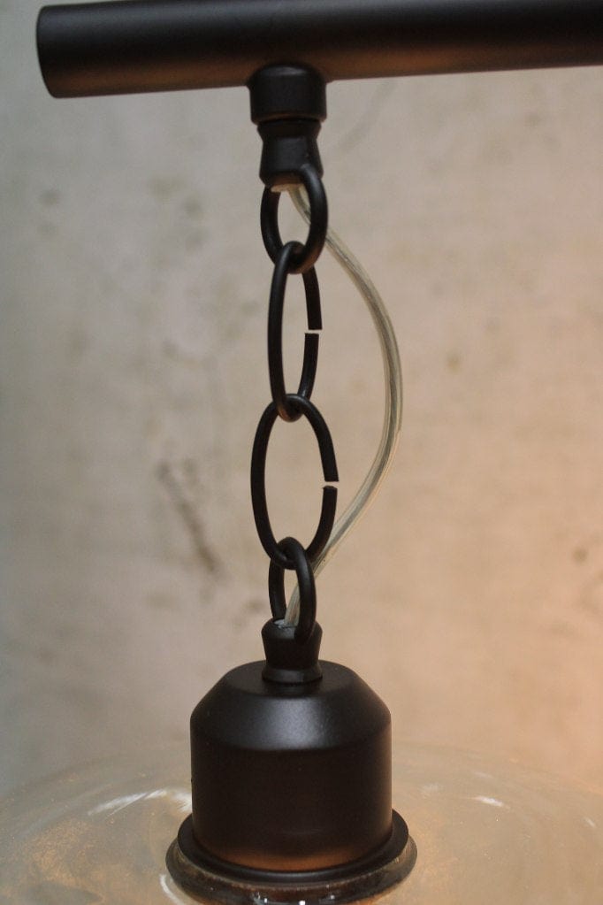 Chain suspension of floor lamp