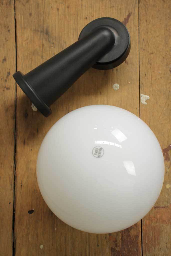 W062 1 trunk shot outdoor globe wall light