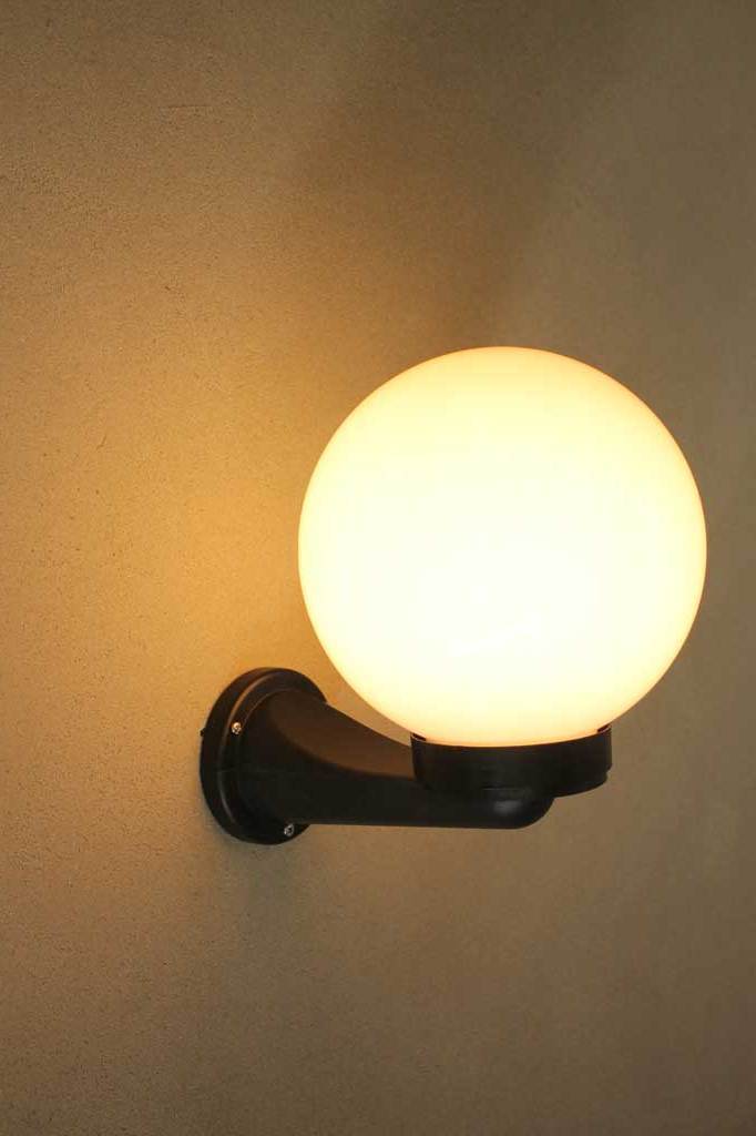 W062 side angle2 light off outdoor globe wall light exterior entrance way proch balcony