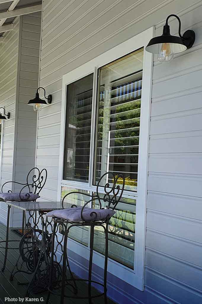 3 Rustic barn-style outdoor wall light 