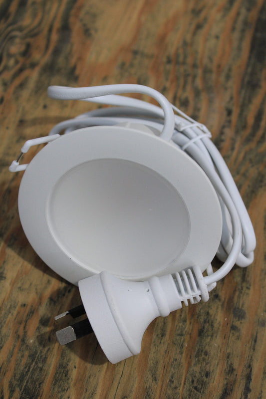 White dimmable downlight with fittings