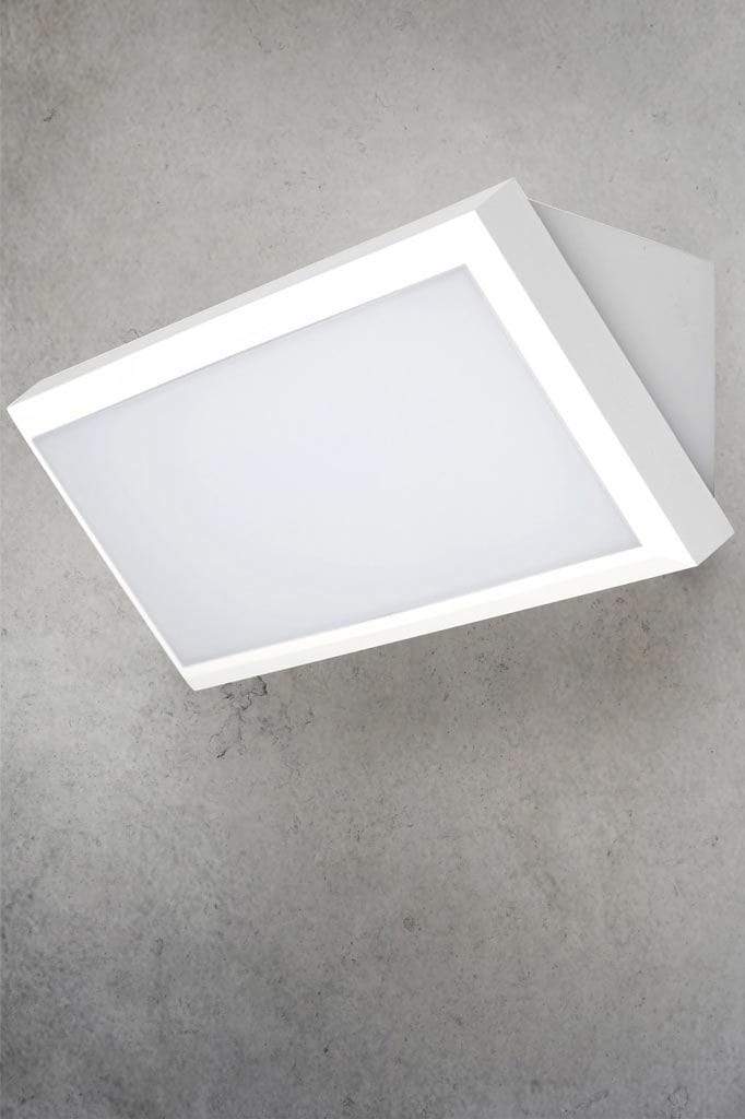 White outdoor bunker light