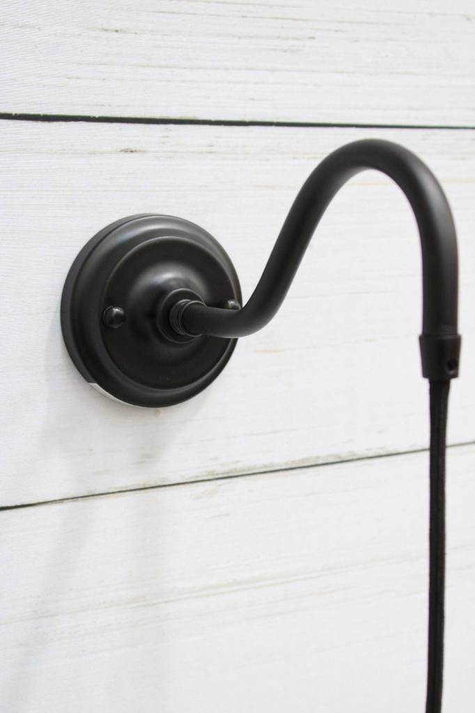 Steel gooseneck in black finish