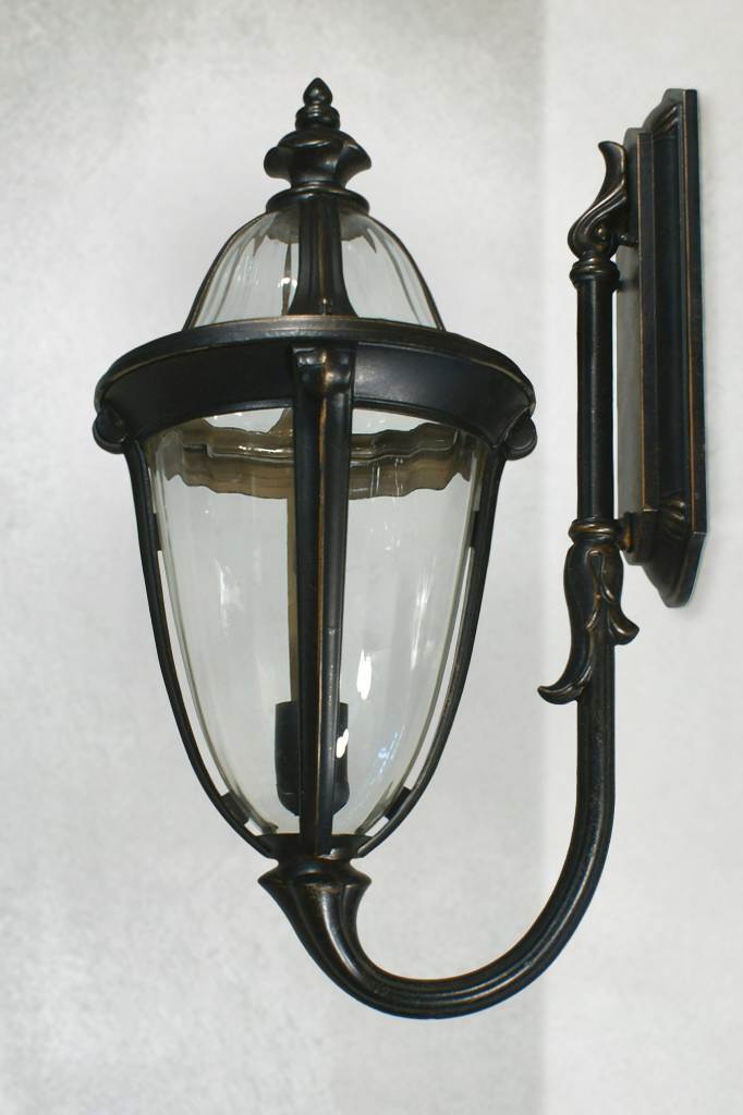 Bronze exterior light