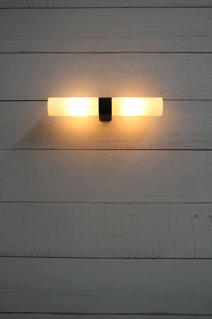 contemporary-glass-wall-light