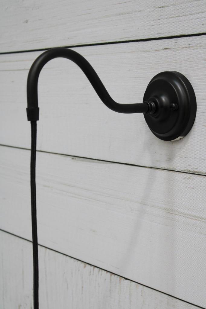 Steel gooseneck in black finish