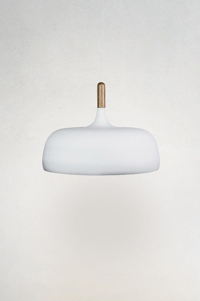 Pendant light with wood details in matt white finish